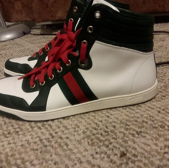 Meet your Posher, Javier - Picture 2 of 5